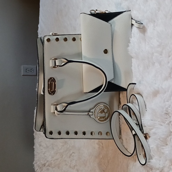 Handbag - Picture 3 of 9